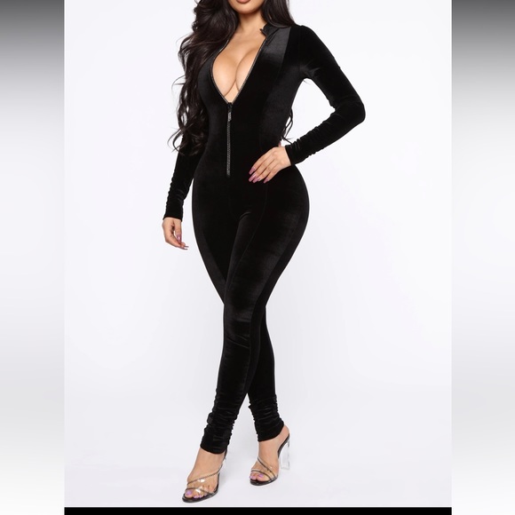 In Your Dreams Velvet Bodysuit from Fashion Nova - Picture 4 of 10